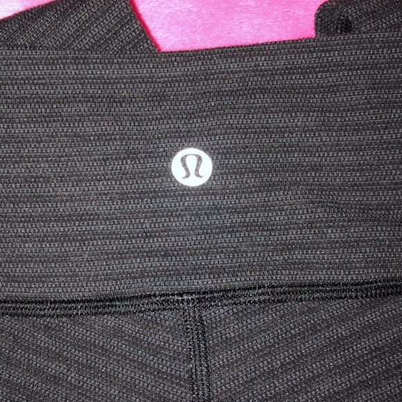 lululemon crop legging - Picture 2 of 3